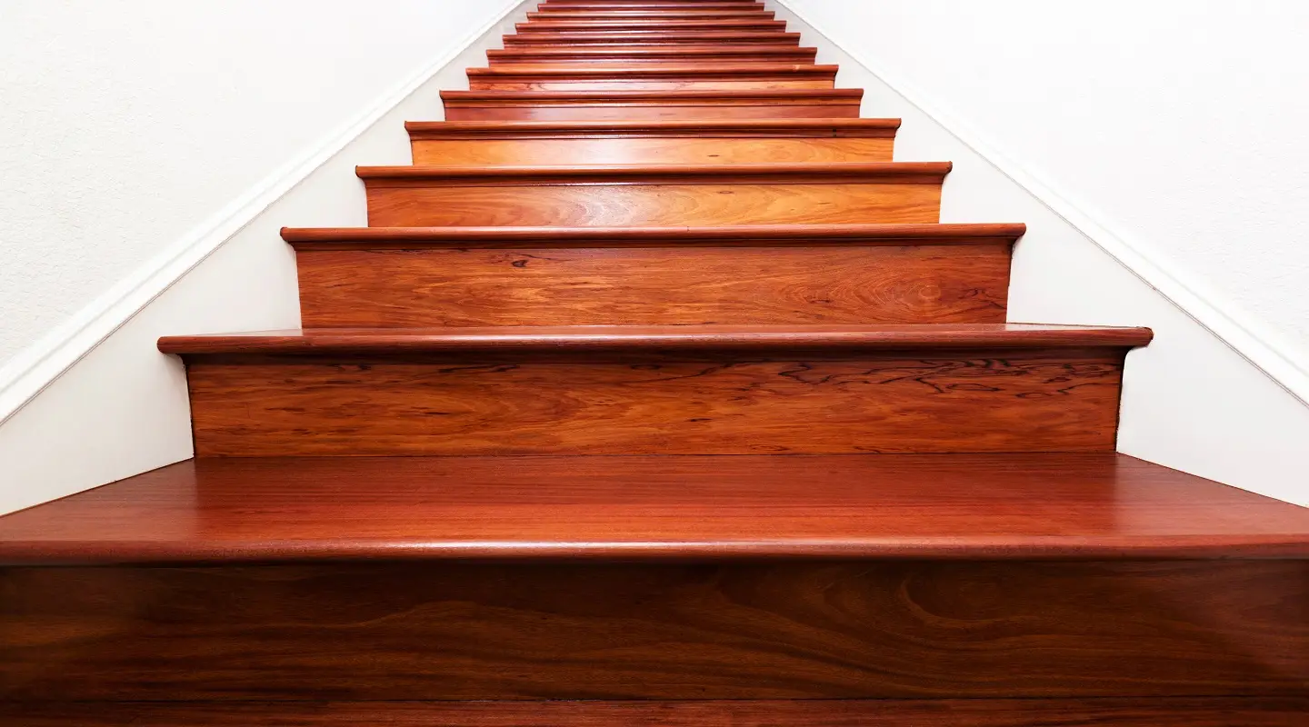 Practical Advantages of Laminate Flooring on Stairs