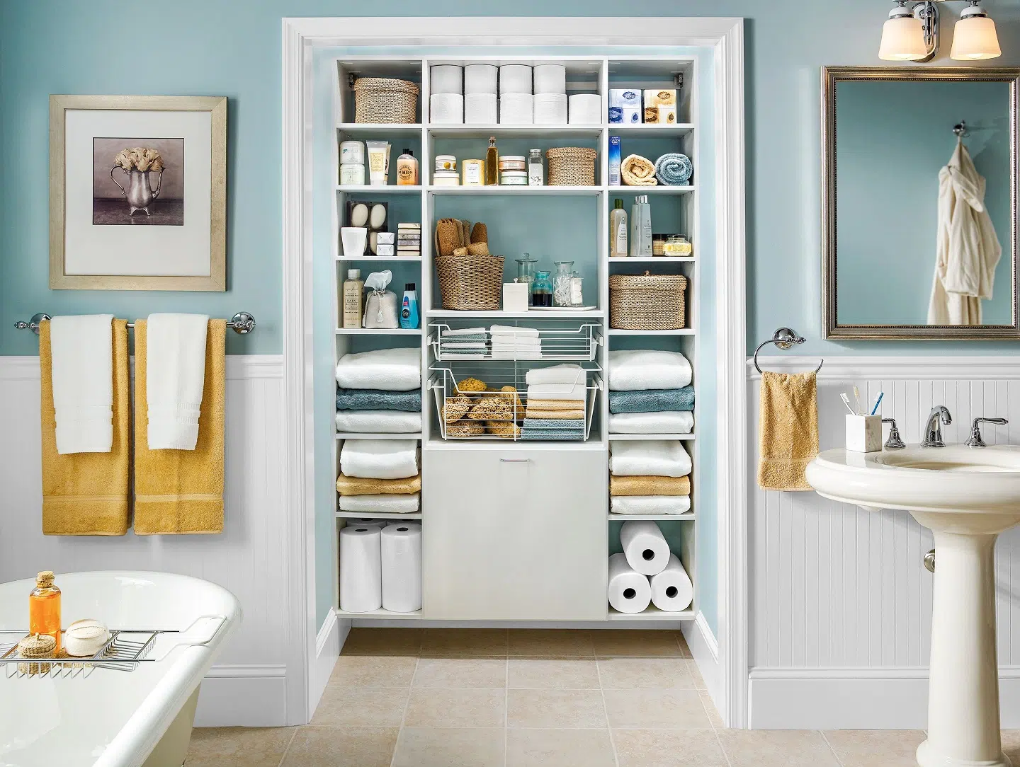 Functionality and Practicality of Bathroom Shelves