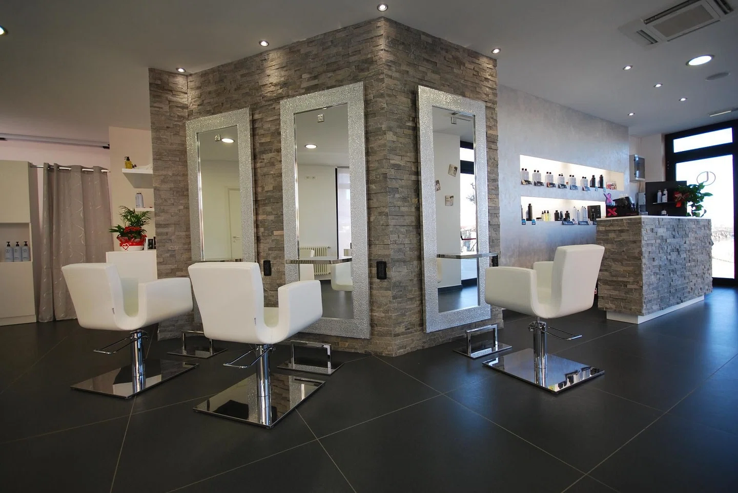 Enhancing Salon Experience with Layout Design