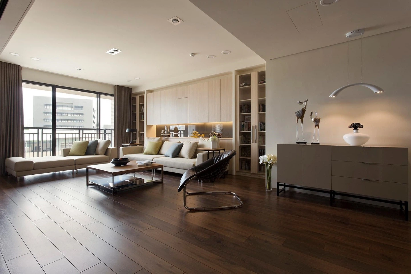 Living Room Flooring: Comfort and Aesthetics
