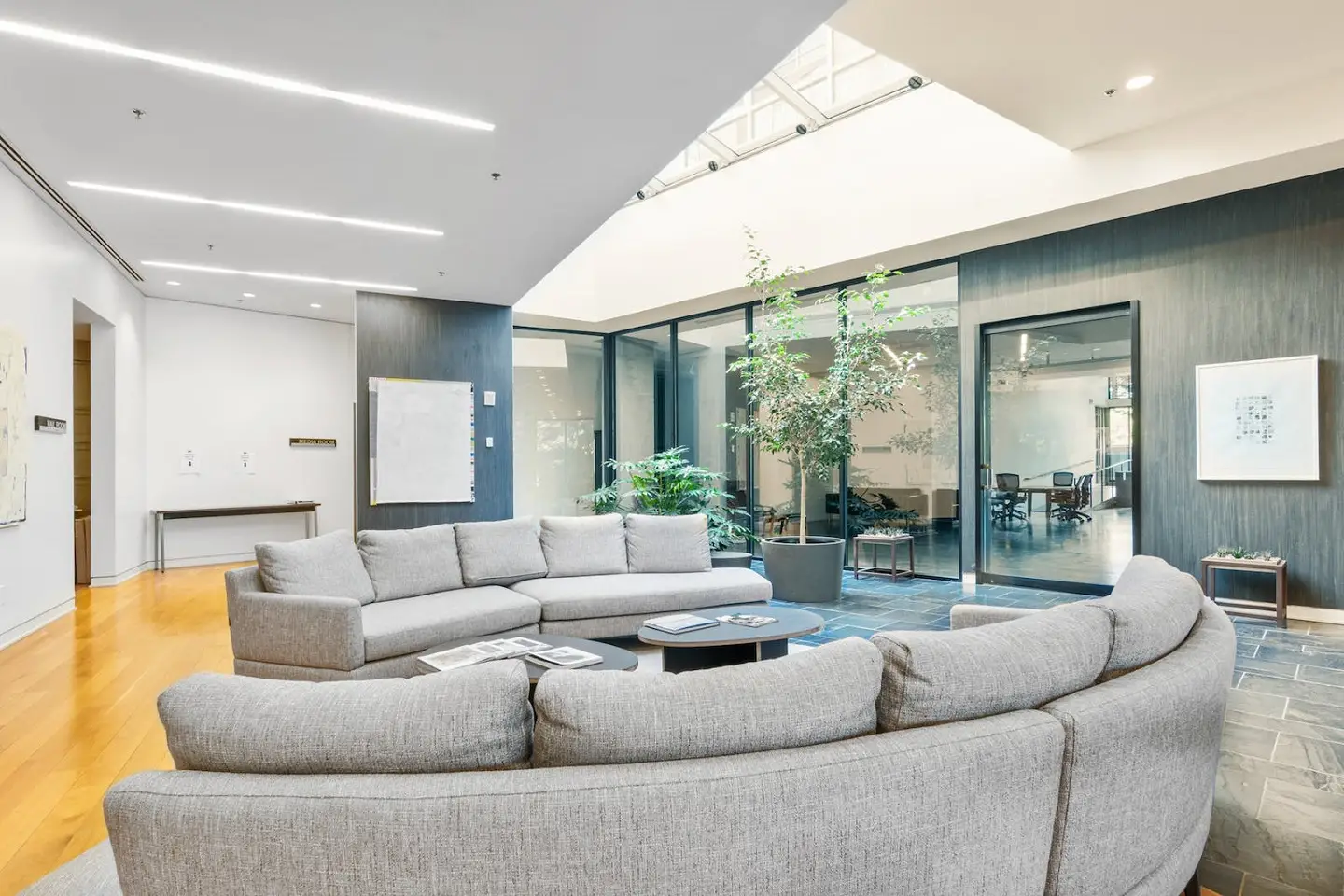 Luxury Office Design: The Nexus of Grandeur and Ease