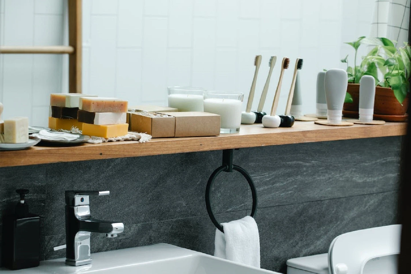 Bathroom Shelves Personalization and Reflection of Style
