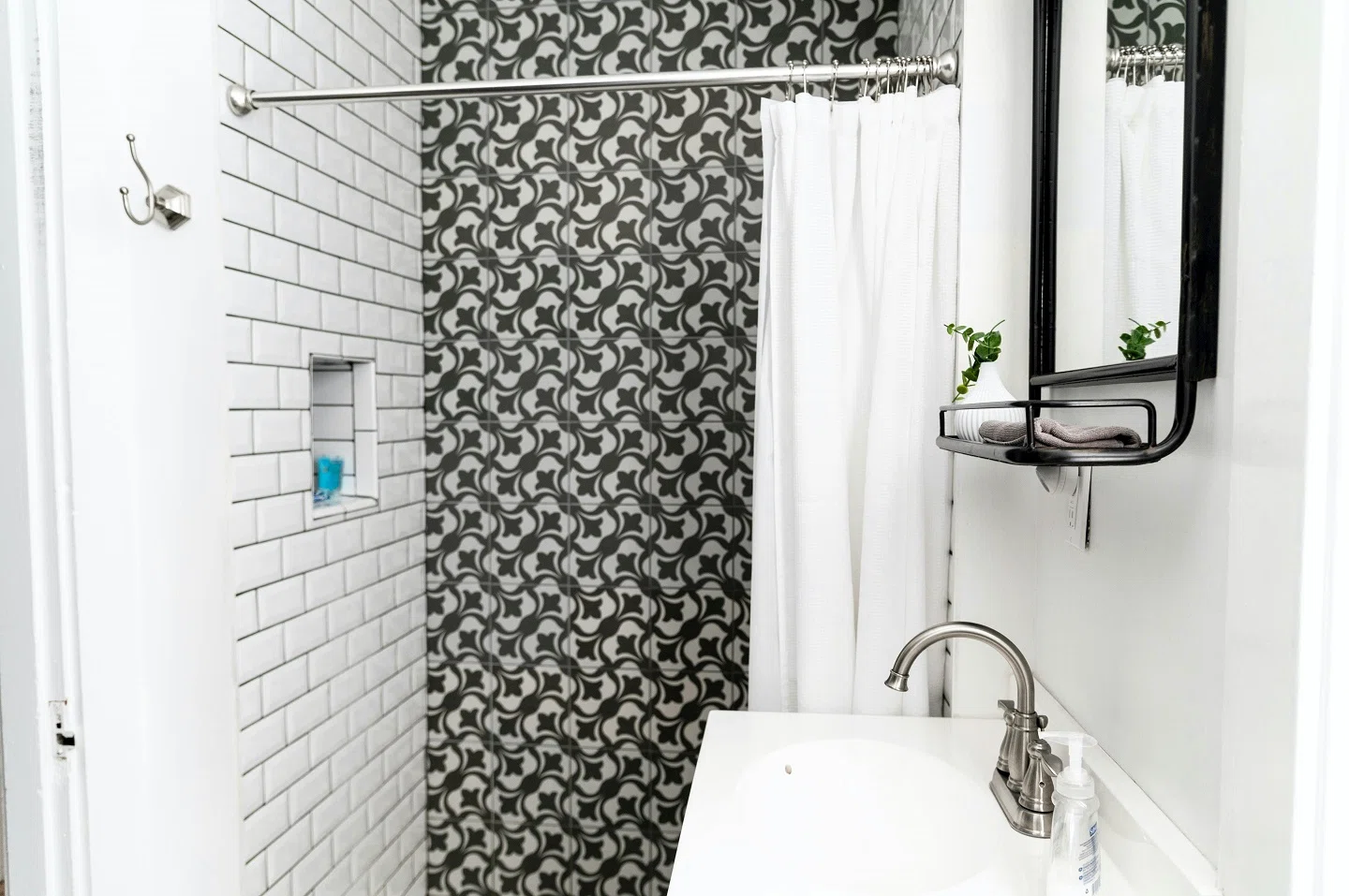 Elegant Bathroom Shower Curtain Idea