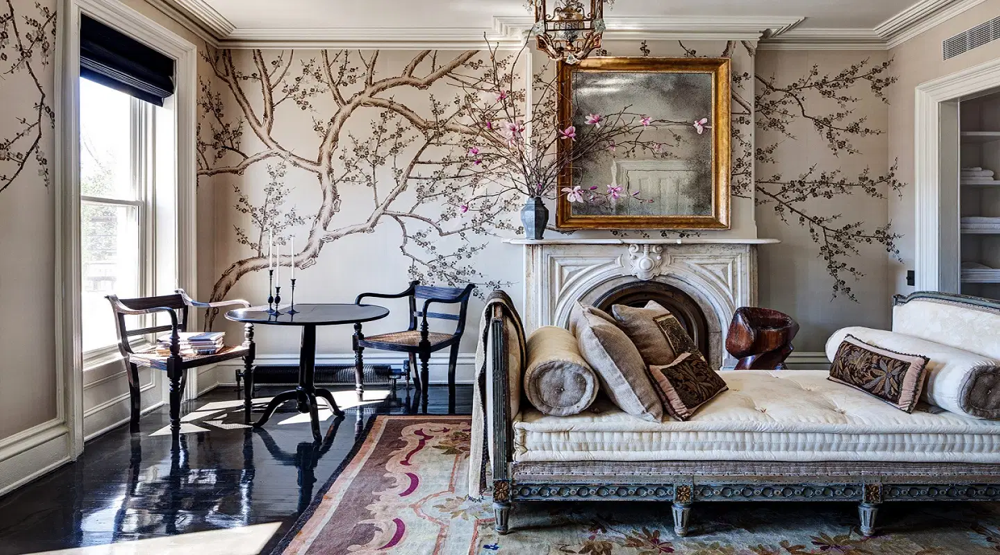 Antique Interior Design: Exploring Timeless Elegance
