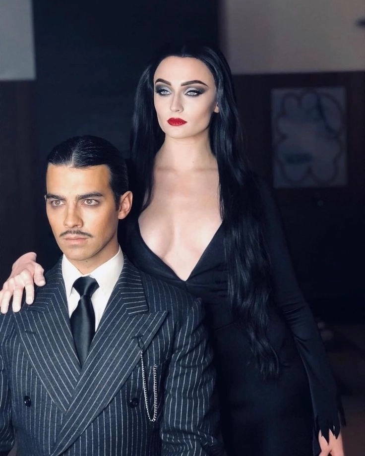 Morticia and Gomez Addams couples' Halloween costume