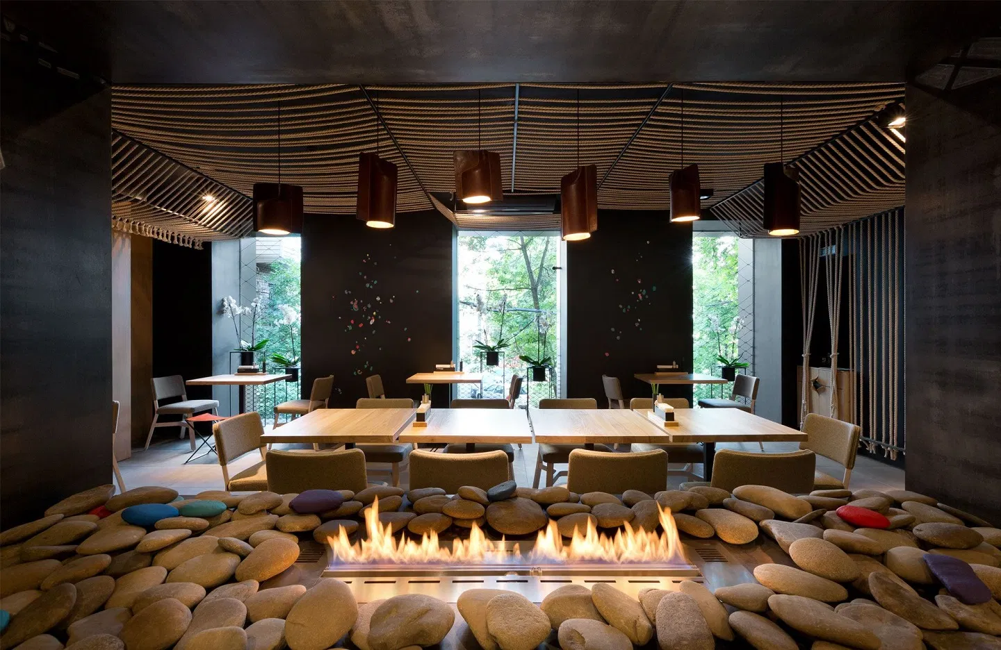 5. Layout and Flow: T-Design Restaurant Interior