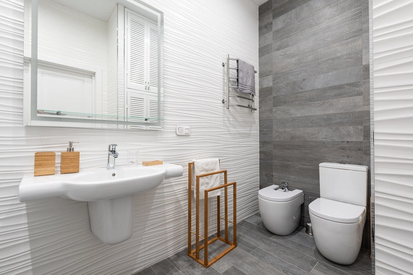 Elevating Ambience: Gray in the Bathroom