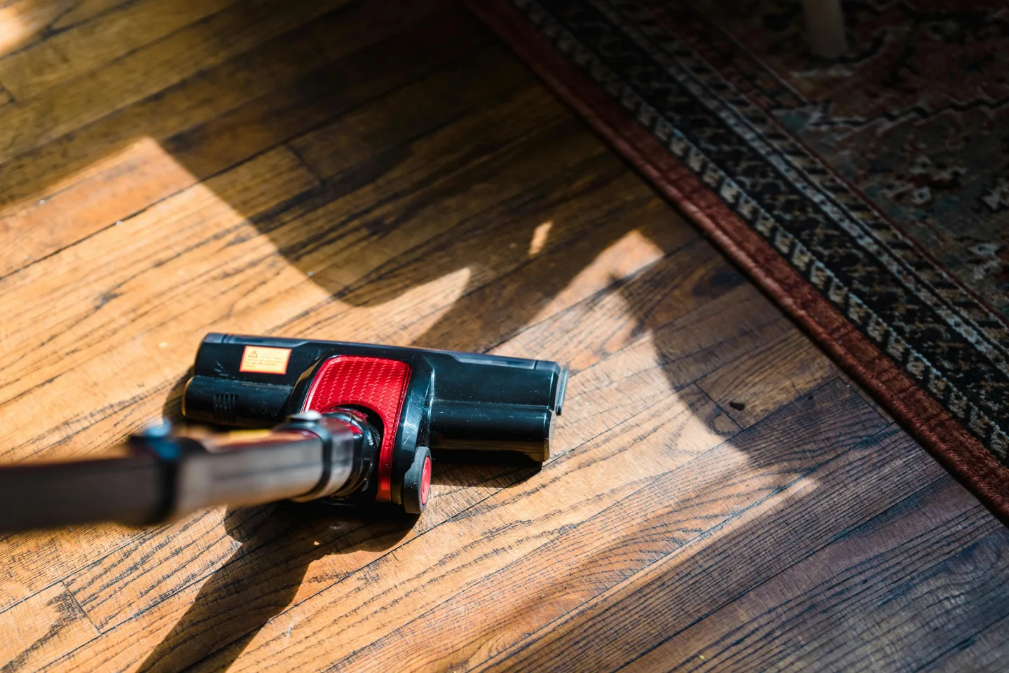 Best Tips on How to Vacuum Floors the Right Way